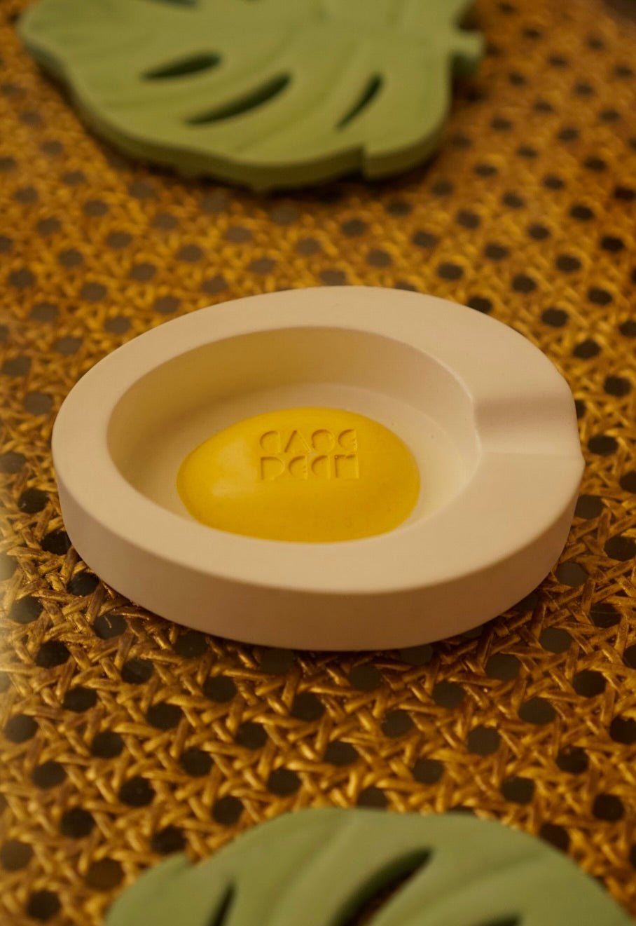 Egg Ashtray - Case Peck