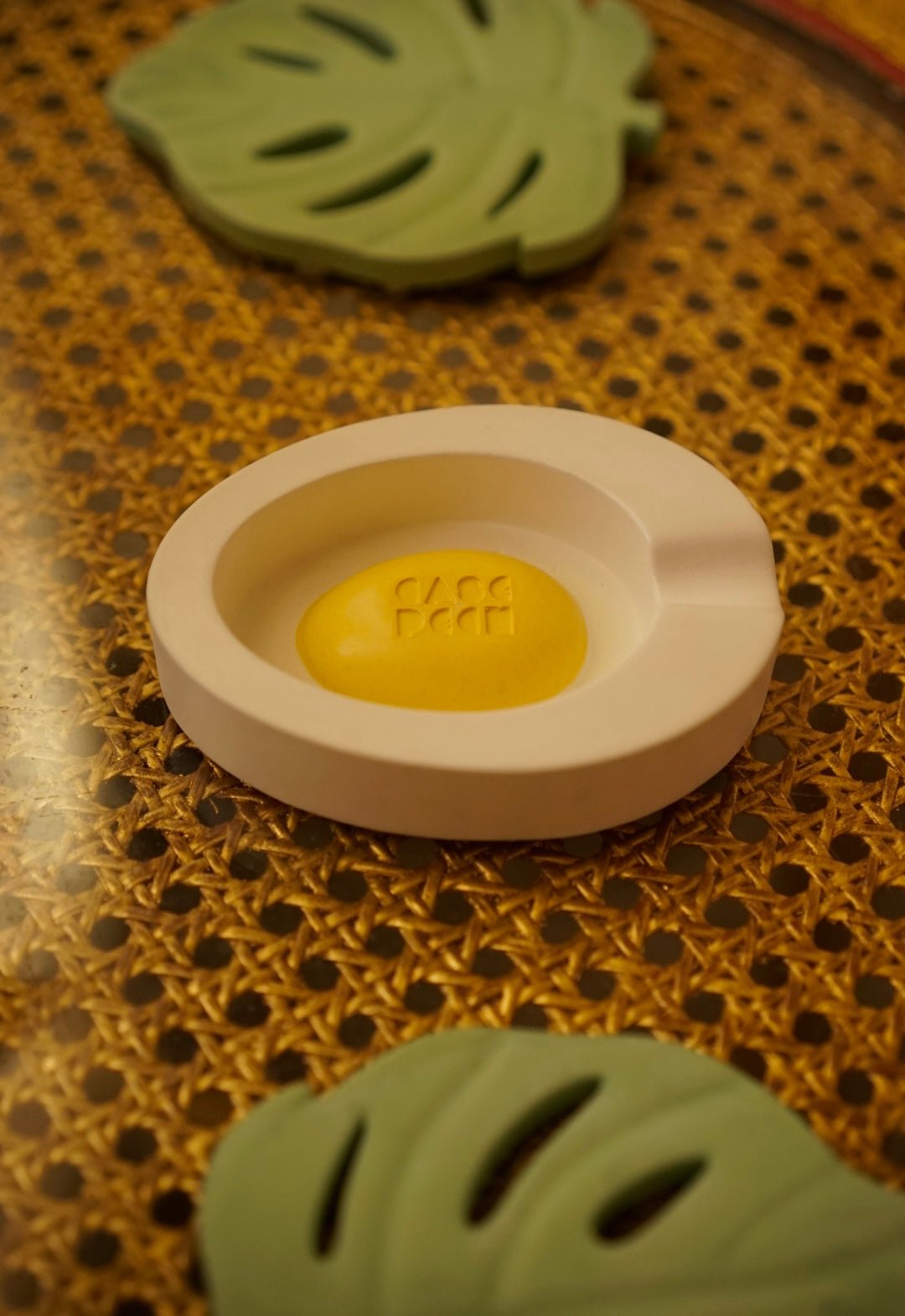 Egg Ashtray - Case Peck